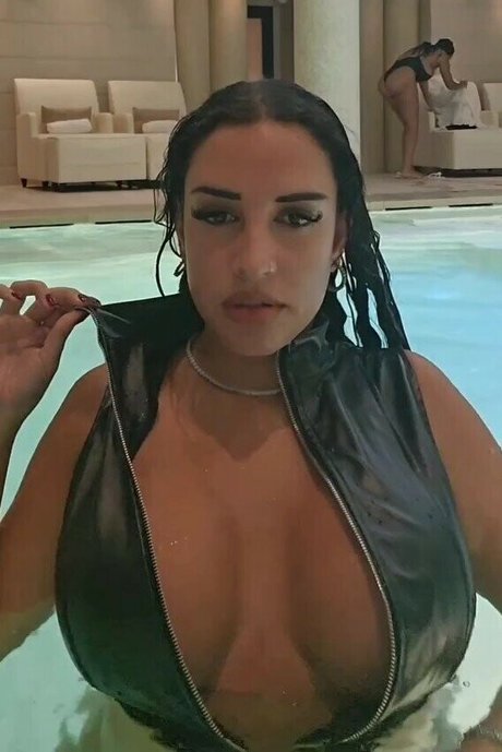 Mikaelabrbs erotische exklusive bilder