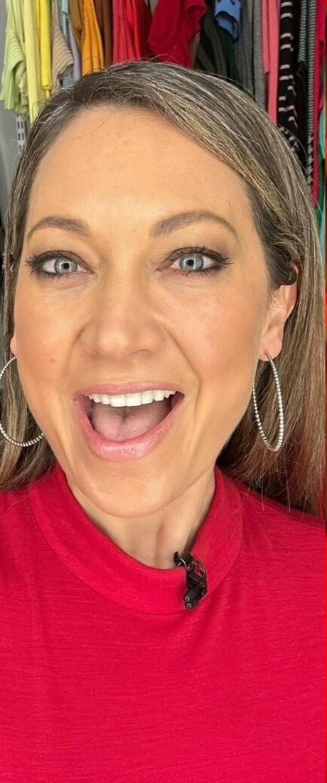 Hot News Weather Babes perfekte kostenlose foto