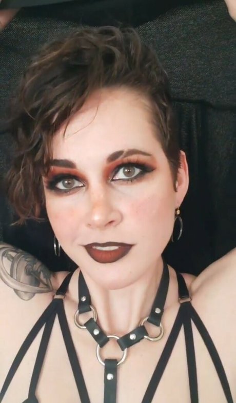 Salunes secret schauspielerin heiße galerien