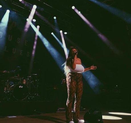 Mahalia heiße top bild