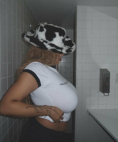 Mahalia erotische hd foto