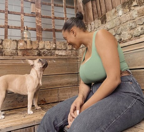 Mahalia schöne sex galerie