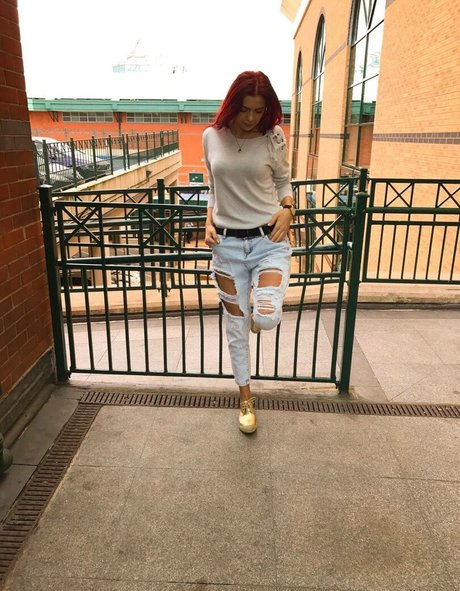 Iasmina Roxana hübsche nackte archiv