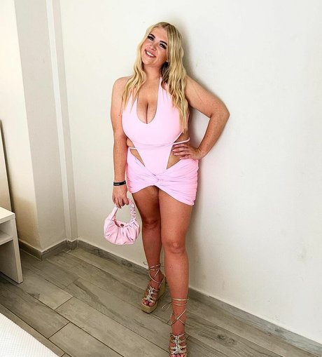 Demi 34JJ kunst erotische bilder