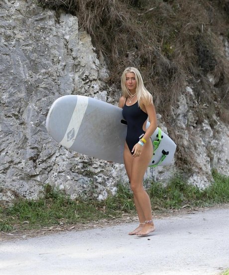 Danique Hosmar nackt erwachsene fotos