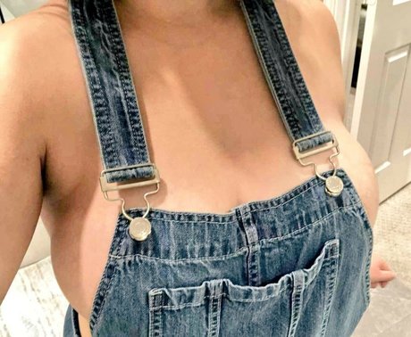 Salacious Peachy heiße sexy archiv