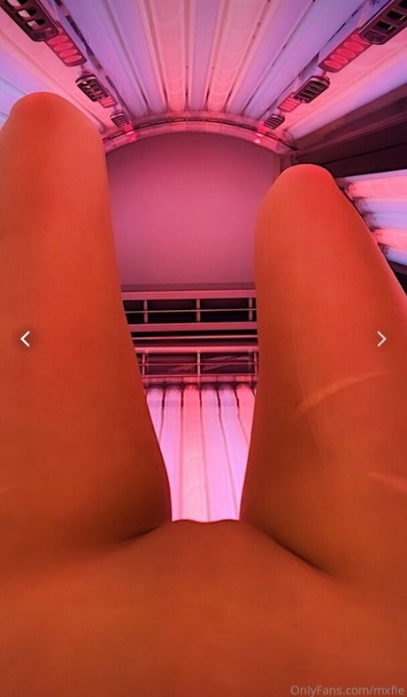 bhadxbambii schauspielerin nacktheit foto