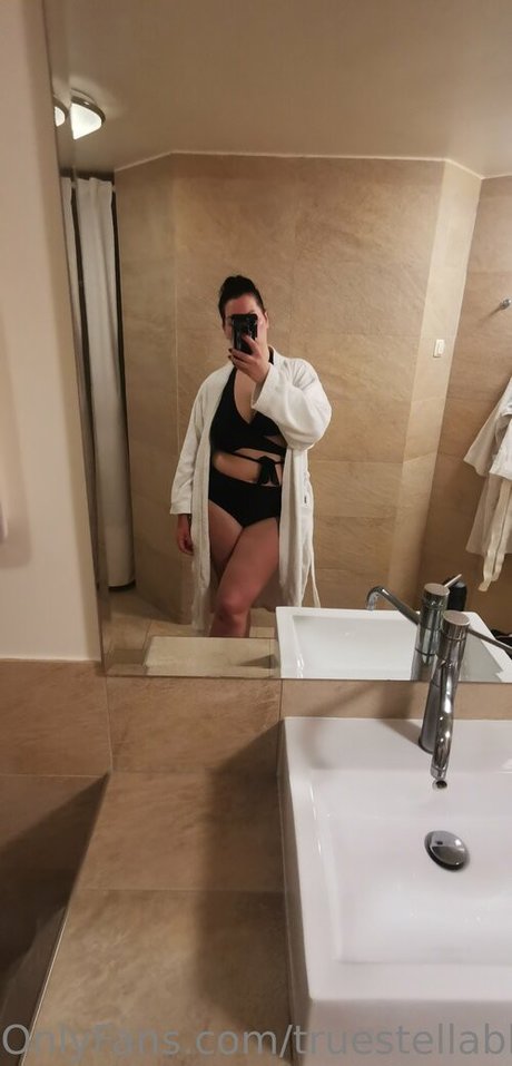 truestellablue nacktheit foto