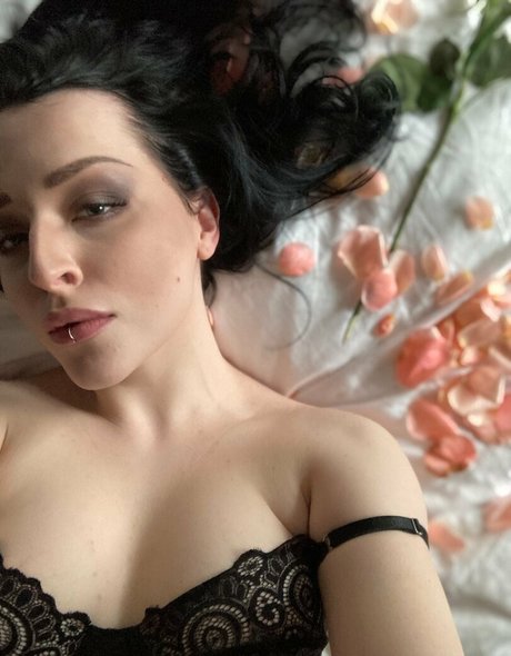 zoeunholy nacktheit beste galerie