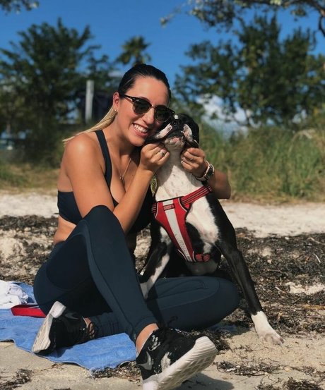 Monica Gonzalez perfekte erotische galerie