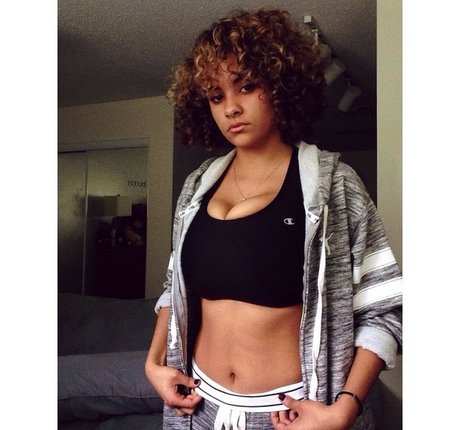 Nicole A Foster exklusive porno fotos