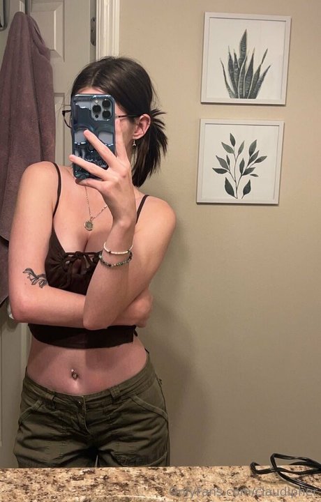 claudipher nacktheit pornographische bild