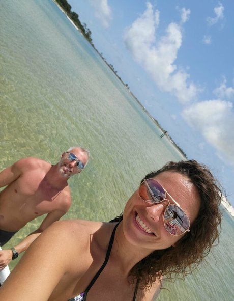 nellebeachgirl akt bild