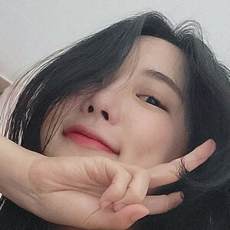 BJ Pyuri pornostar hübsche bilder