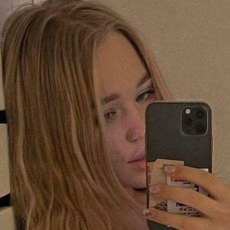 Sweet__shery model sex bilder