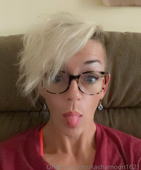 sashamoon1621 top fotos