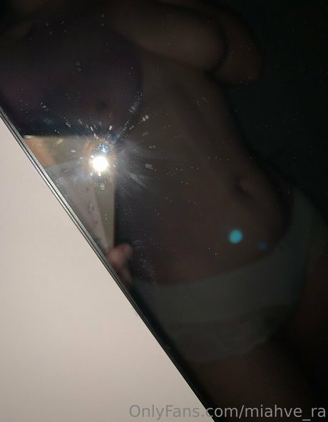 miahve ra nacktheit erotische foto