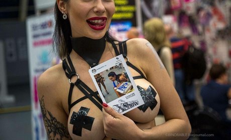 Alesya Vidnova Pena schöne erotische galerien