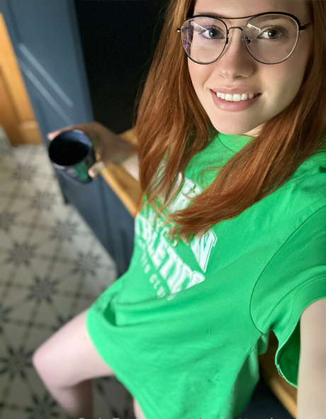 charlotteglowsup schauspielerin kostenlose galerien