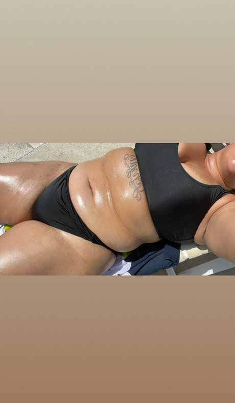 shesabigone sexy nackt bild