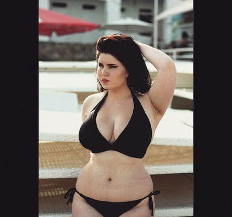 Anna Bernadi erotische nackte foto