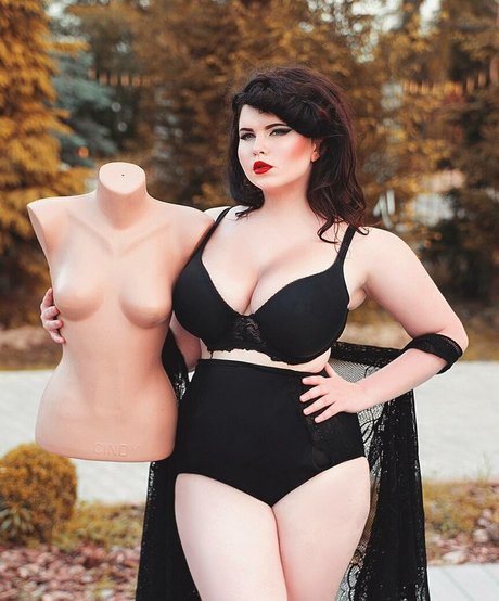 Anna Bernadi porno heiße bild