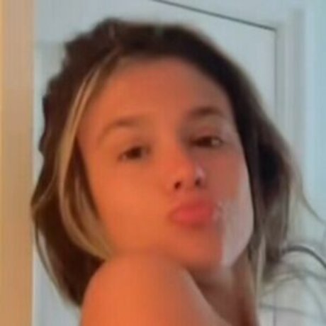 Isabella Meccia kostenlose akt galerie