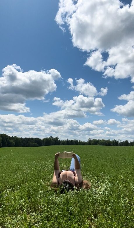 Uwu hours pornostar nackten foto