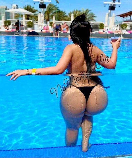 Nona Adams nette pornostar bild