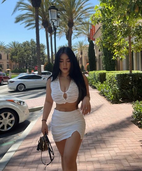 Ngan Nguyen model xxx bild