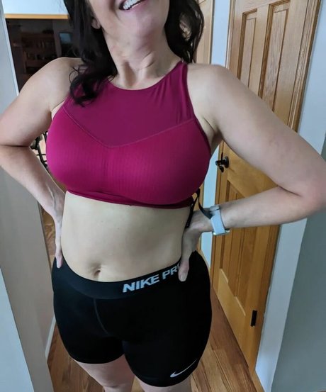 Polly Anna exklusive pornografische bilder