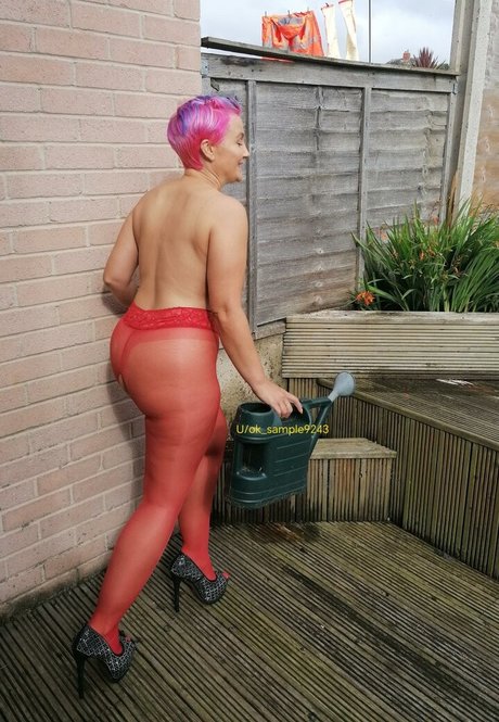 Tiny With Tits model porno foto