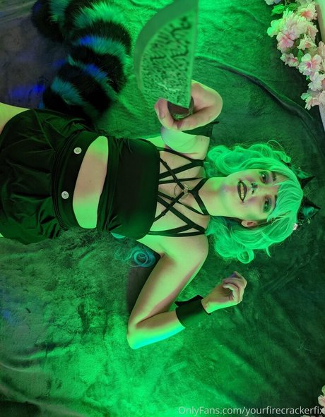 yourfirecrackerfix erwachsene schöne bild