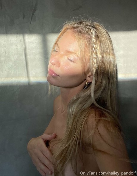 hailey pandolfi pornostar bilder