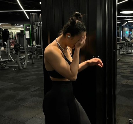 Hale Cabbar nacktheit erotische bilder