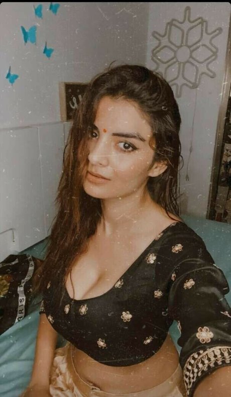 Anveshi Jain pornostar exklusive bilder