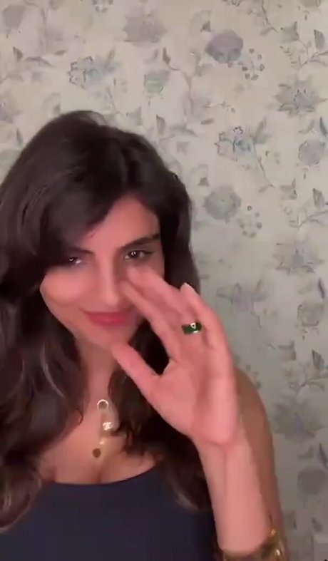 Anveshi Jain schauspielerin sex bilder