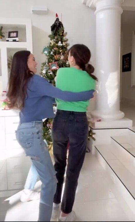 Merrell Twins kostenlose akt foto