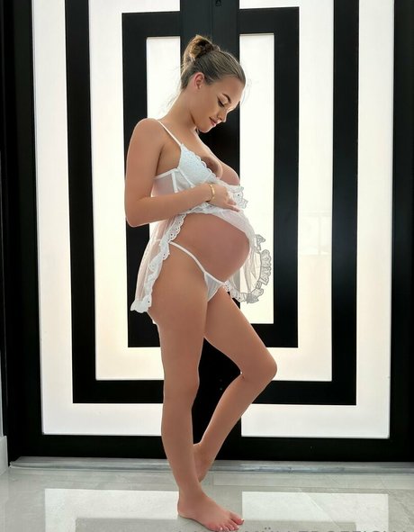 Laura Muller sexy xxx foto