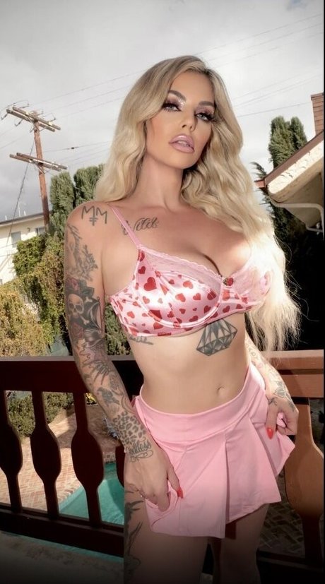 May Valentine top xxx fotos