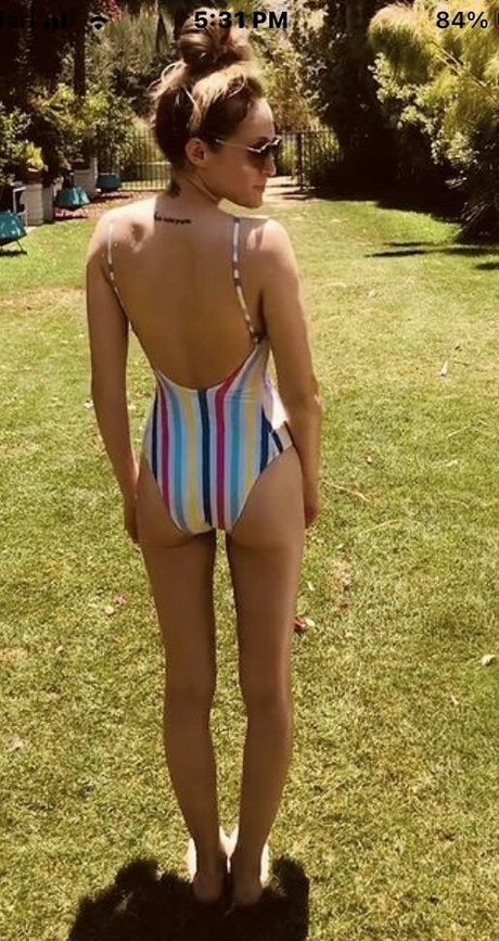 Carly Chaikin heiße pornostar fotos