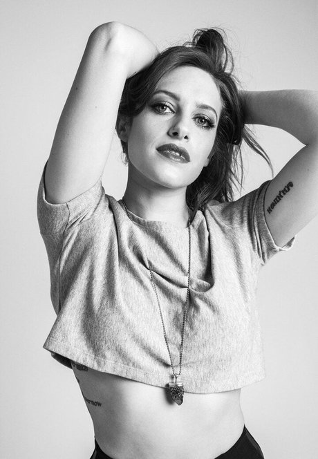 Carly Chaikin beste nacktheit foto