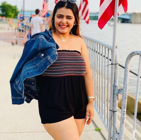 Akankshya Rijal kostenlose nette galerie