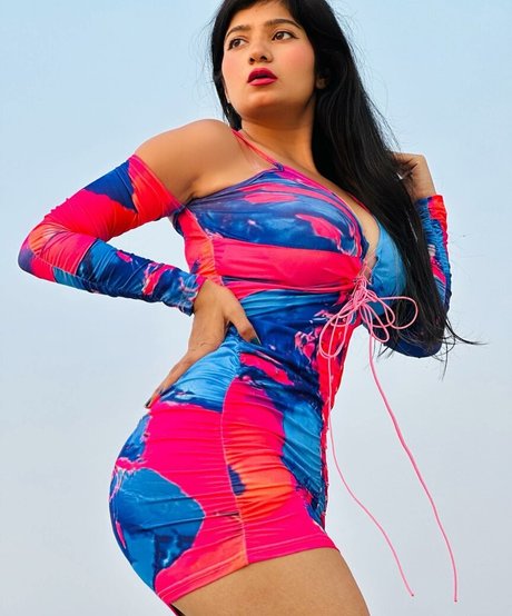 Neha Singh nackt sexy bild