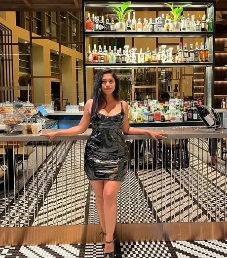 Pratika Sood hübsche nacktheit bilder