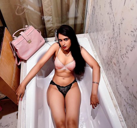 Foxy Queen hd nackte foto