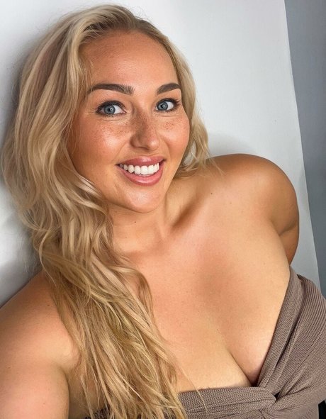 Nora Davis top hübsche archiv