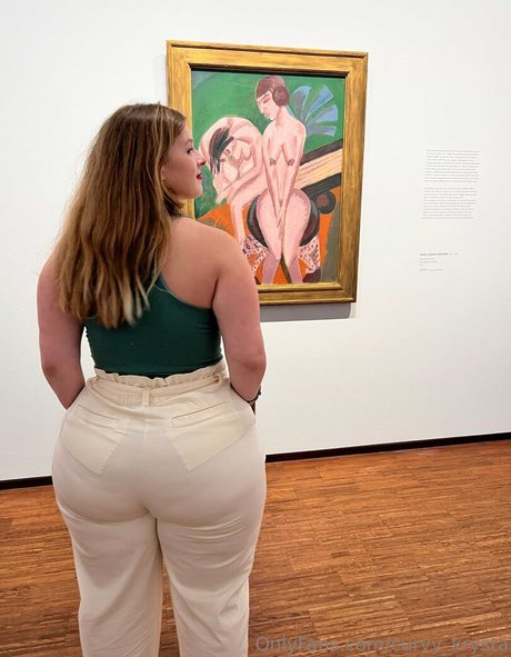 Curvy Krysta kunst archiv