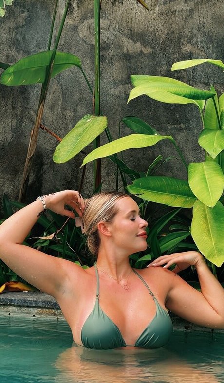 Krista Korenika exklusive pornografische fotos