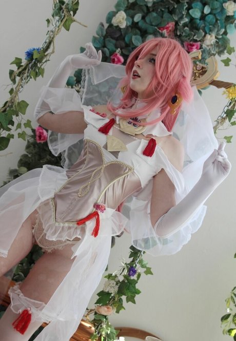 mitsarin schauspielerin erotische fotos